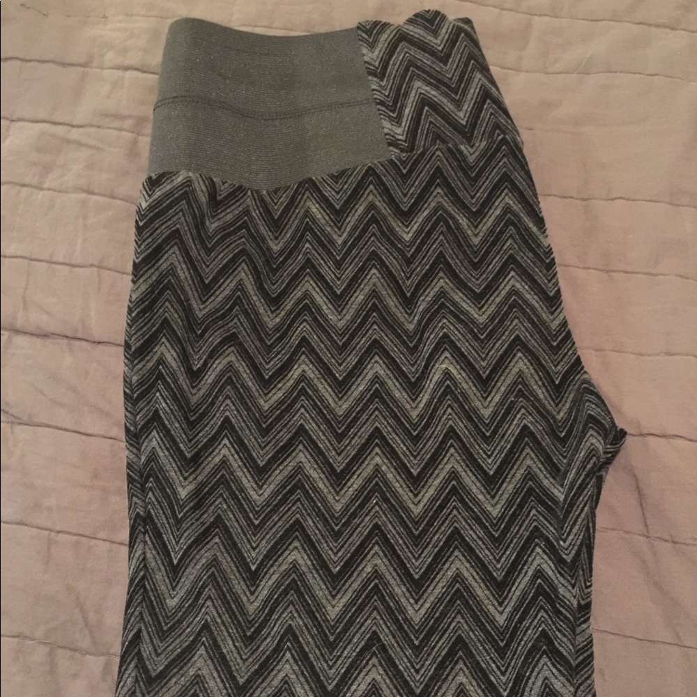 Chevron Velvet patterned Leggings